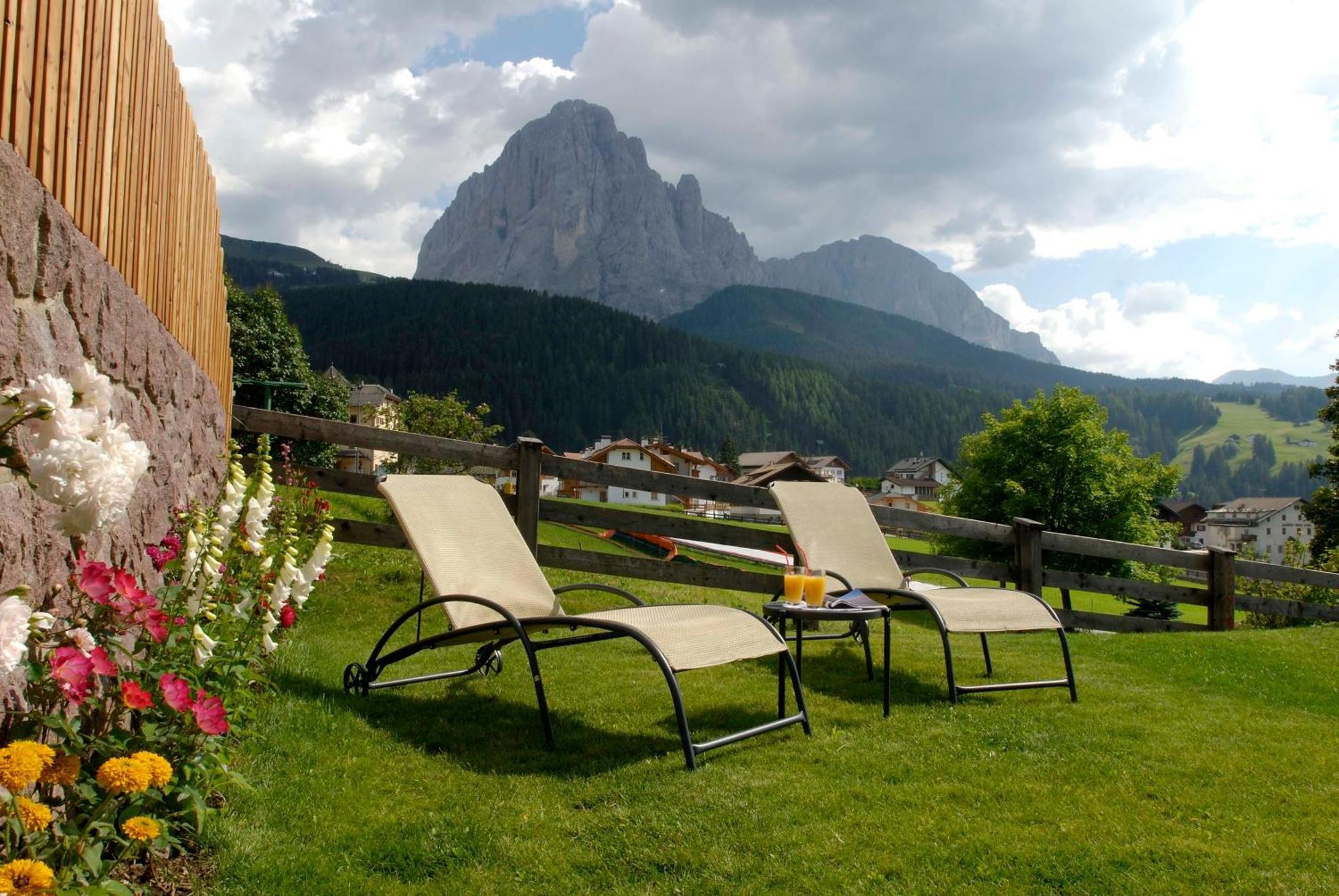 Hotel Pra Tlusel Selva di Val Gardena Esterno foto