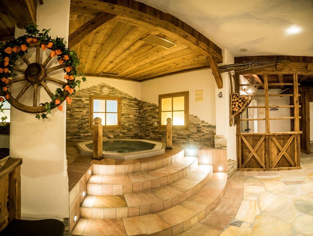 Hotel Pra Tlusel Selva di Val Gardena Esterno foto