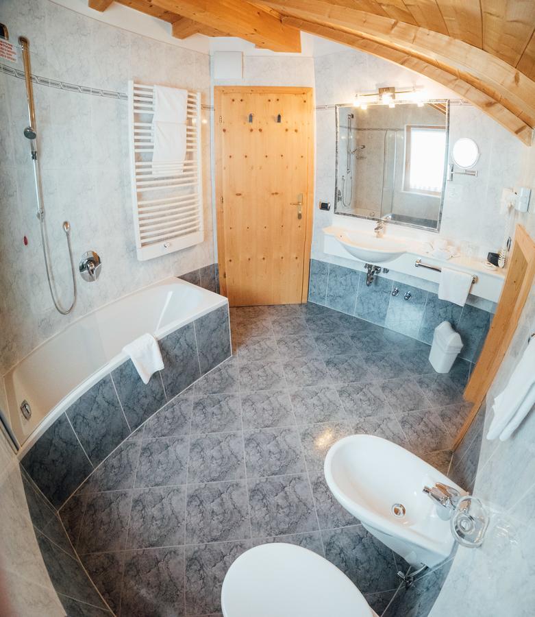 Hotel Pra Tlusel Selva di Val Gardena Esterno foto