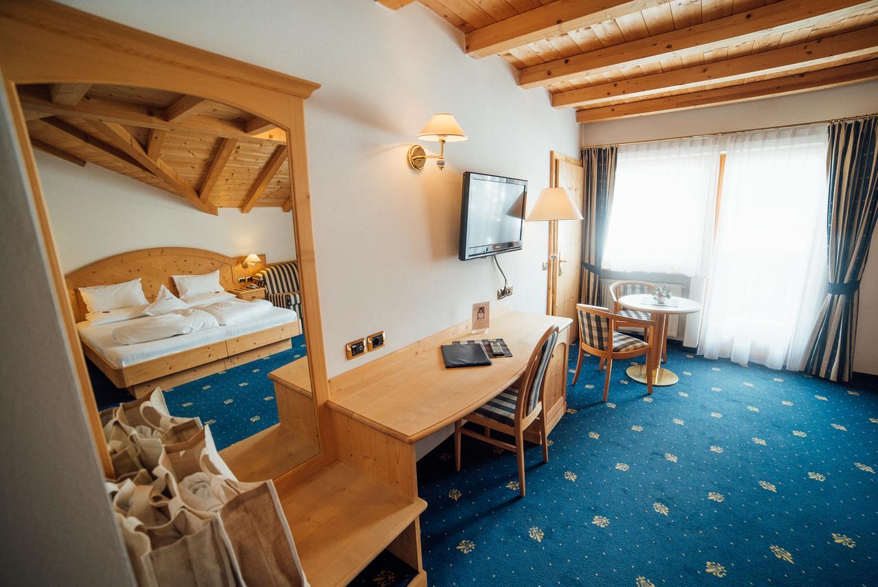 Hotel Pra Tlusel Selva di Val Gardena Esterno foto