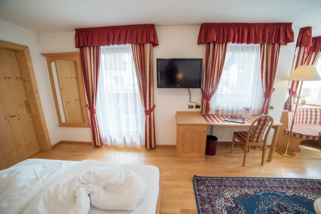 Hotel Pra Tlusel Selva di Val Gardena Esterno foto